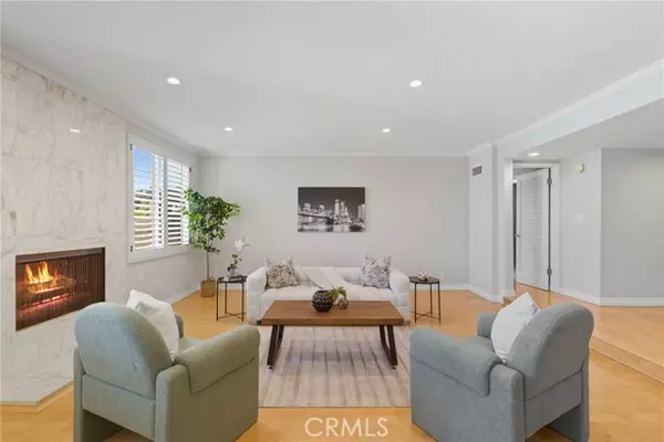 Sherman Oaks, CA 91423,14106 Dickens 302