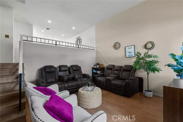 Reseda, CA 91335,19545 Sherman Way 74