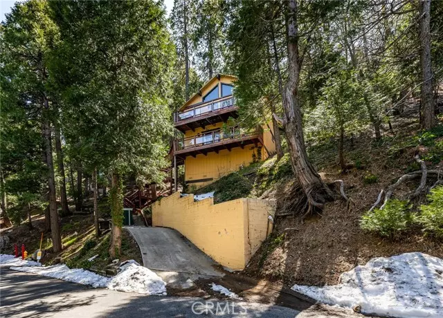24333 Horst DR, Crestline, CA 92325