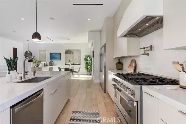 Hermosa Beach, CA 90254,622 1st PL