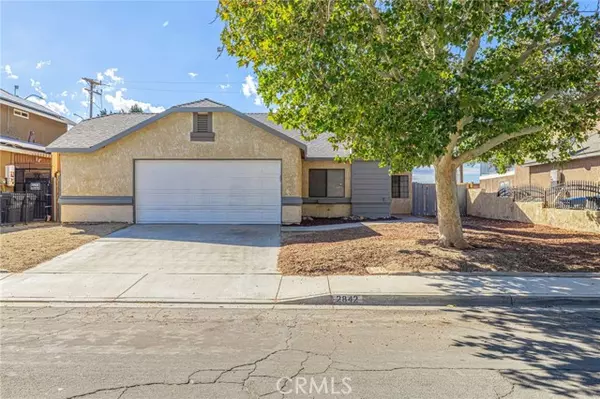 2842 El Sol DR, Lancaster, CA 93535