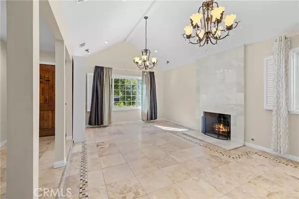 16513 Moorpark ST, Encino, CA 91436