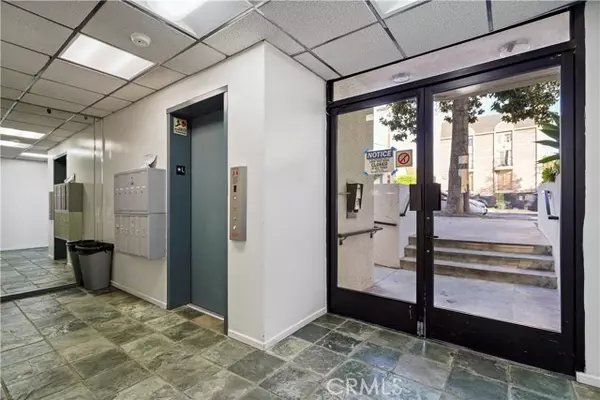 Studio City, CA 91604,4343 Whitsett AVE 303