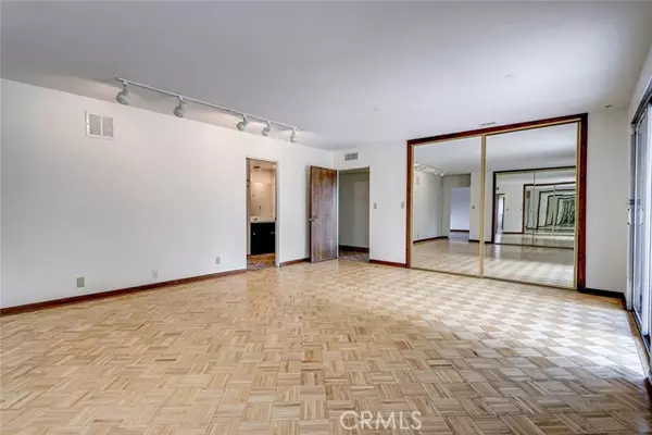 Chatsworth, CA 91311,23403 Lake Manor DR