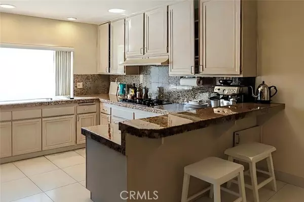 Indian Wells, CA 92210,76095 Osage