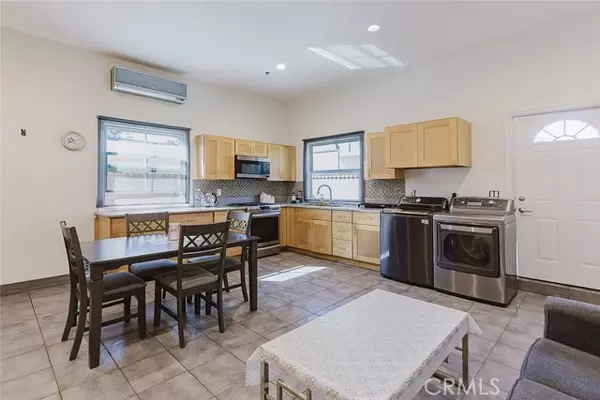 Glendale, CA 91204,624 Hawthorne ST B