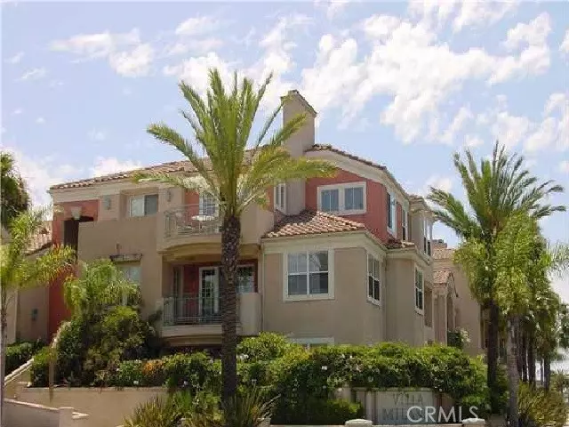 Huntington Beach, CA 92649,5142 Warner Ave 205