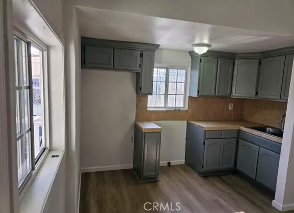 729 W 79th, Los Angeles, CA 90044