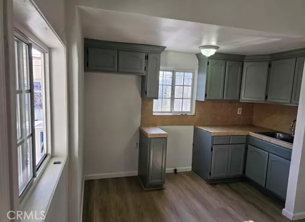 729 W 79th, Los Angeles, CA 90044