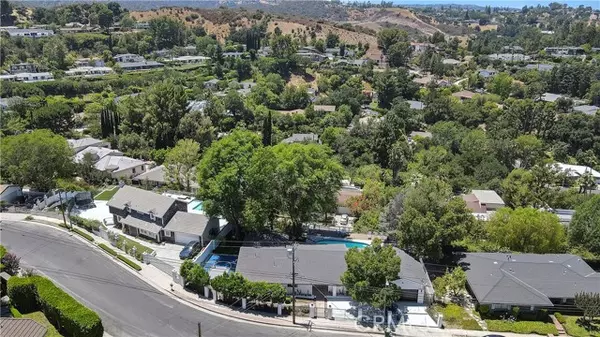 Encino, CA 91436,17072 Oak View DR
