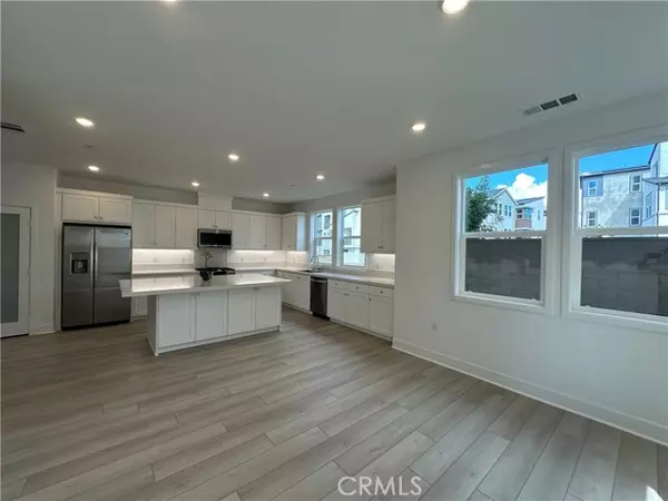 Irvine, CA 92618,352 Proctor
