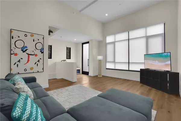 Arcadia, CA 91006,501 N Santa Anita B