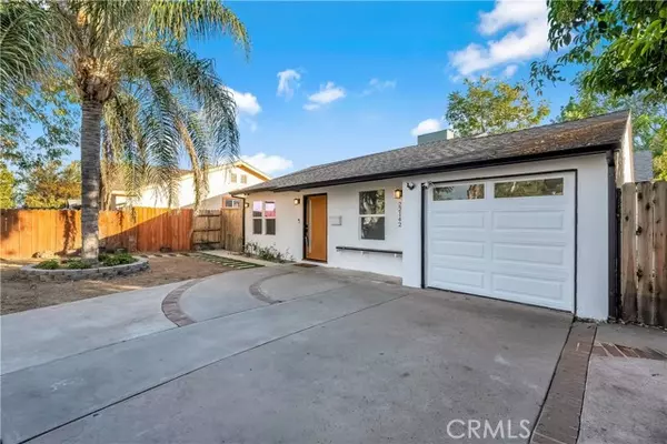 Canoga Park, CA 91303,22142 Wyandotte