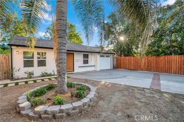 Canoga Park, CA 91303,22142 Wyandotte