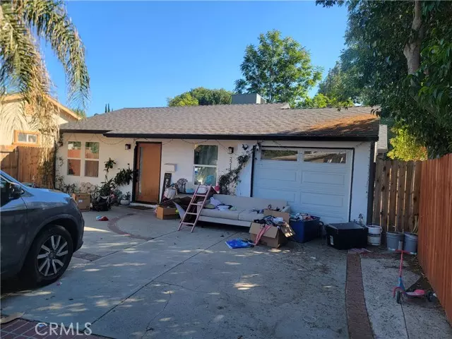 22142 Wyandotte, Canoga Park, CA 91303