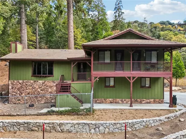 Crestline, CA 92325,25089 Moon DR