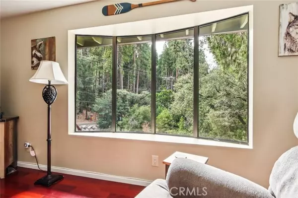 Crestline, CA 92325,25089 Moon DR