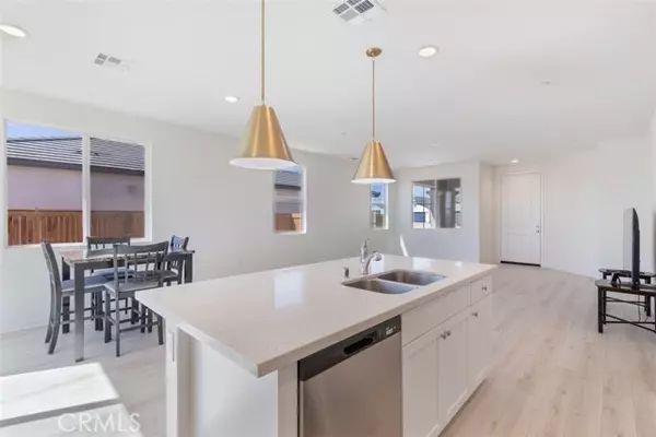 Rosamond, CA 93560,3708 Santa Ynez