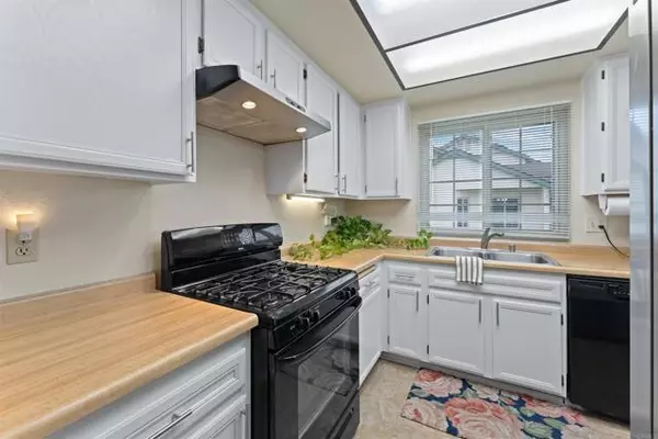 Escondido, CA 92025,472 DEVONSHIRE GLN