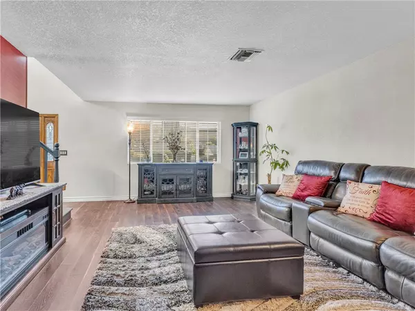 Simi Valley, CA 93065,714 Appleton RD