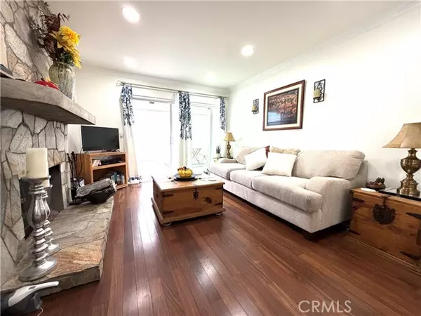 24373 La Glorita Cir, Newhall, CA 91321