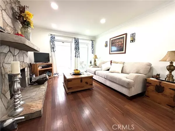 24373 La Glorita Cir, Newhall, CA 91321