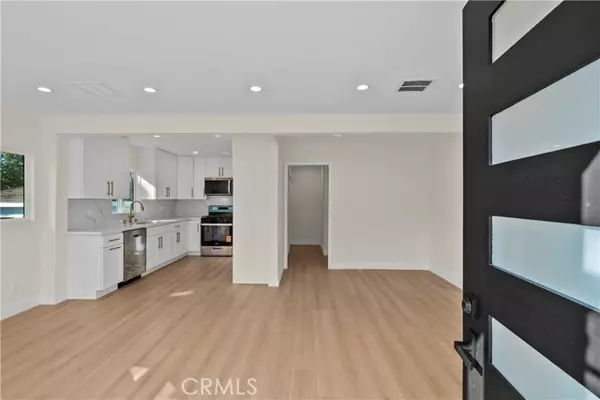 Tujunga, CA 91042,7755 Day ST