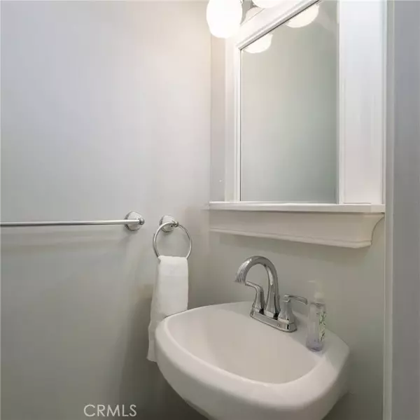 Manhattan Beach, CA 90266,2708 Pine