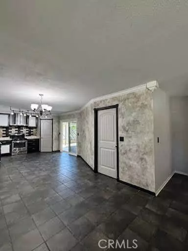 Hemet, CA 92544,45826 Bentley