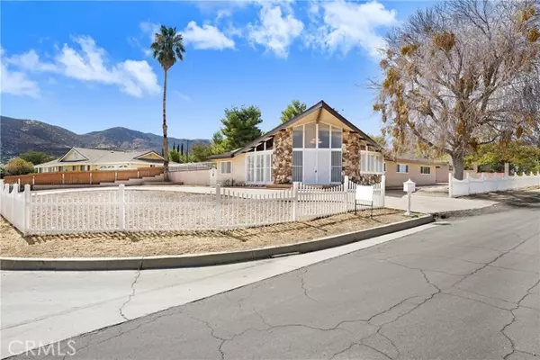 1130 W Avenue S, Palmdale, CA 93551