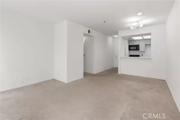 Reseda, CA 91335,19350 Sherman Way 125