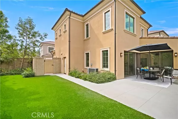 112 San Benito, Irvine, CA 92618
