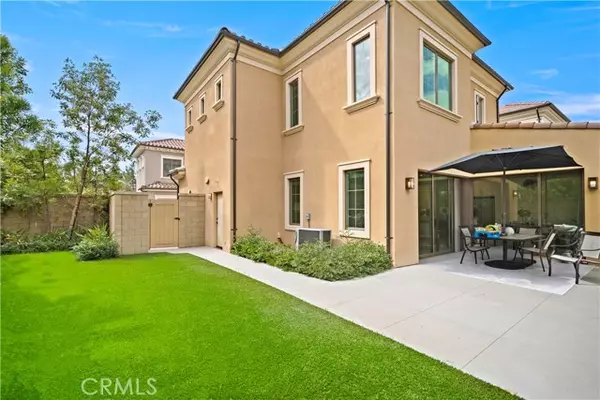 112 San Benito, Irvine, CA 92618