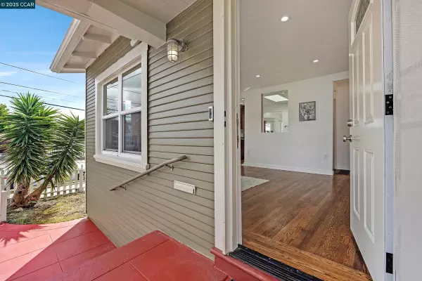 Oakland, CA 94621,6121 Holway St