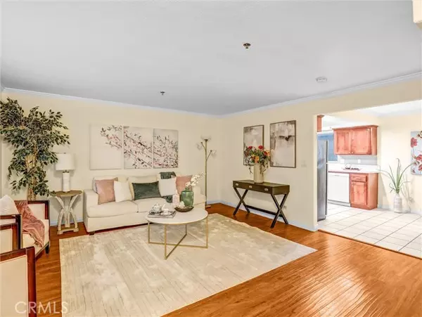 Alhambra, CA 91801,25 Palmetto DR E