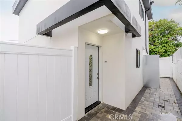 Northridge, CA 91343,8965 Mclennan AVE