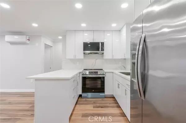 Northridge, CA 91343,8965 Mclennan AVE