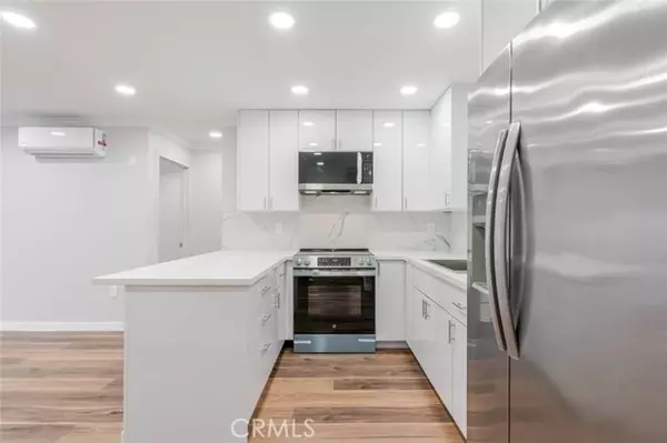 Northridge, CA 91343,8965 Mclennan AVE