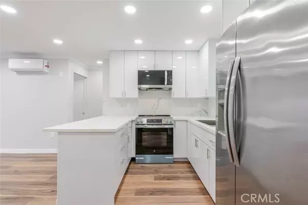 Northridge, CA 91343,8965 Mclennan AVE