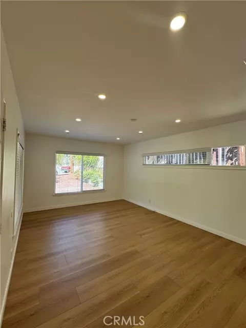 La Crescenta, CA 91214,4644 Lowell