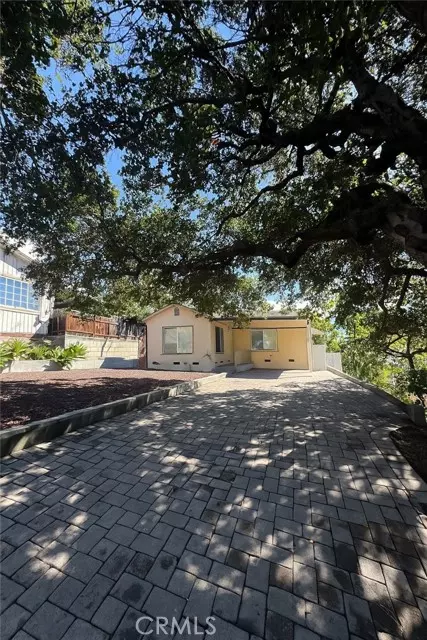 La Crescenta, CA 91214,4644 Lowell