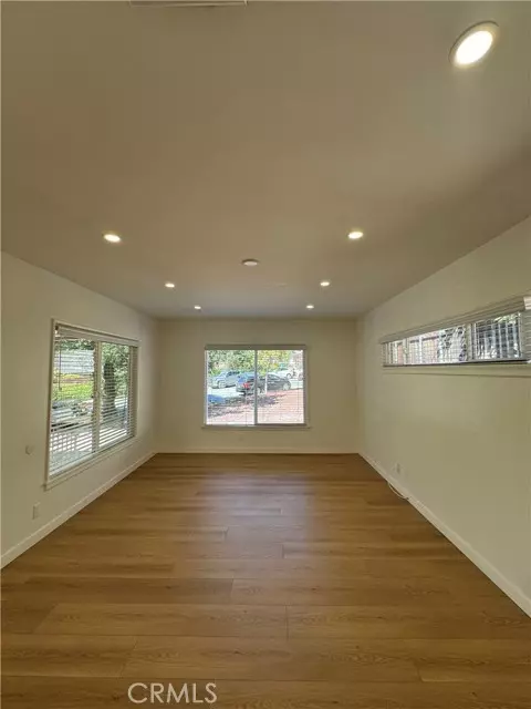 La Crescenta, CA 91214,4644 Lowell