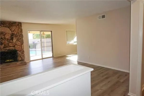 Northridge, CA 91324,18724 Community