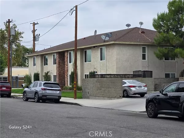 Newhall, CA 91321,24522 Chestnut