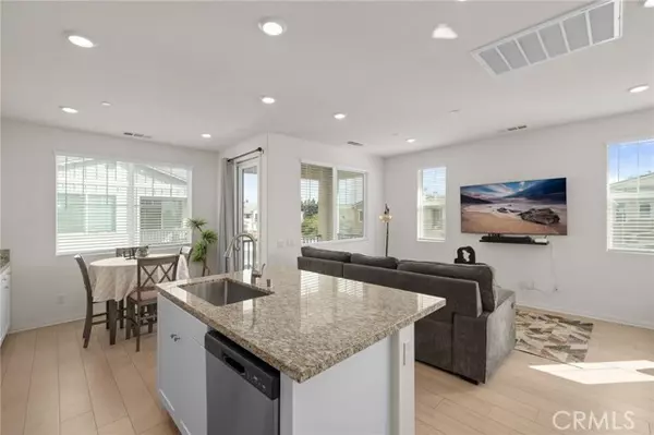 Fontana, CA 92336,16570 Wyndham 12