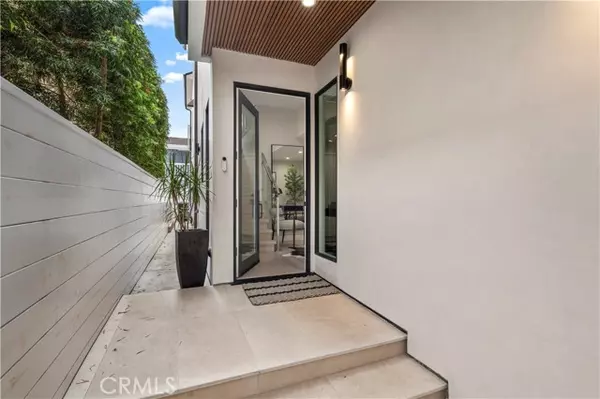 Corona Del Mar, CA 92625,508 1/2 Acacia