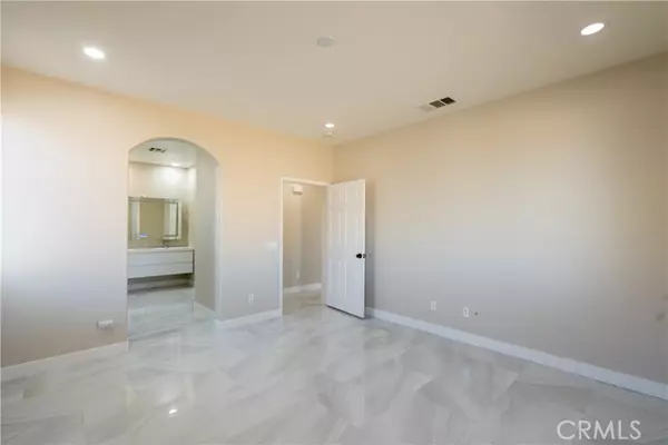 Adelanto, CA 92301,11534 Charm LN
