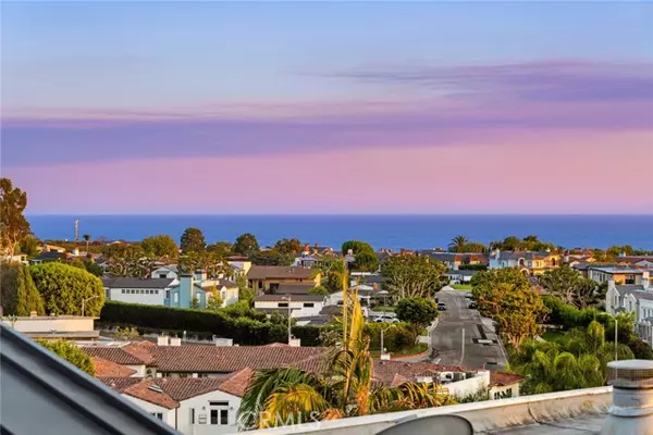 Corona Del Mar, CA 92625,504 Hazel DR