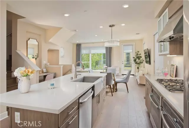 6749 W Gill, Los Angeles, CA 90068