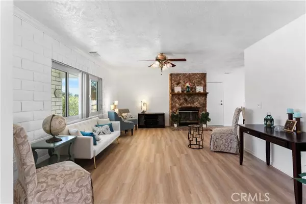 Hesperia, CA 92345,8926 8926 Avocado